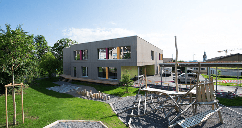 Modernes nachhaltiges Gebäude